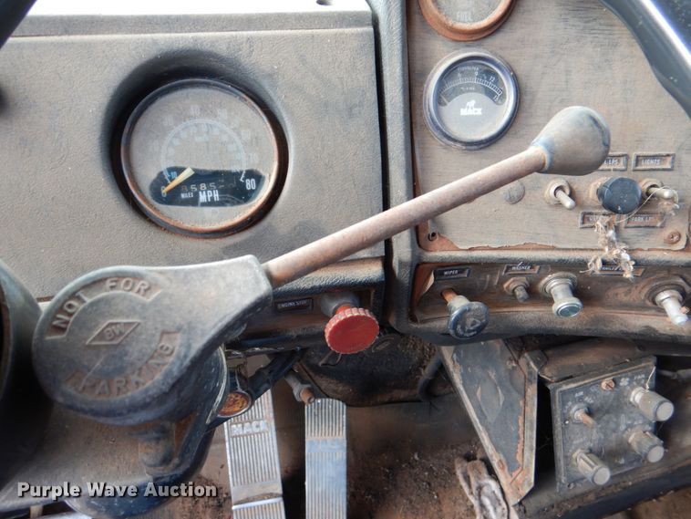 image for item DJ0393 1980 Mack RS600L  dump truck