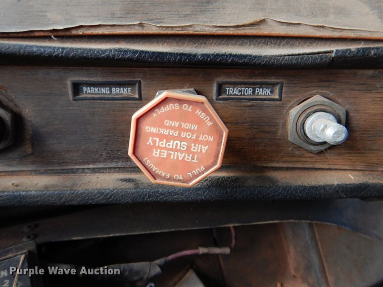 image for item DJ0393 1980 Mack RS600L  dump truck