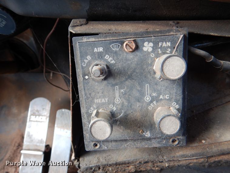 image for item DJ0393 1980 Mack RS600L  dump truck