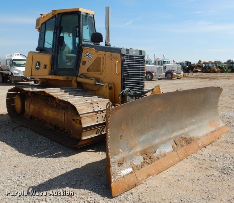 image for item DJ0417 2006 John Deere 750J LGP  dozer