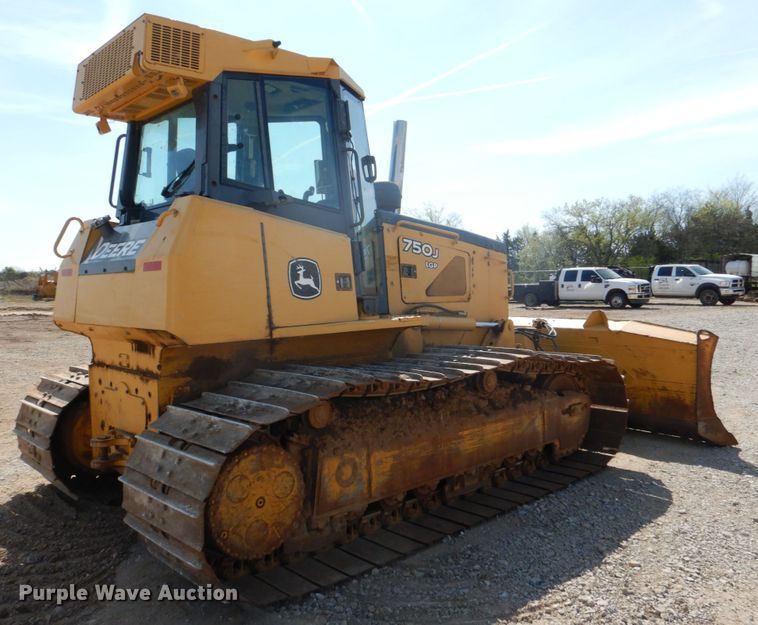 image for item DJ0417 2006 John Deere 750J LGP  dozer