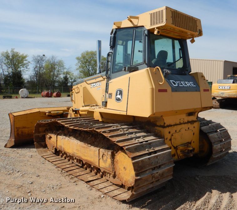 image for item DJ0417 2006 John Deere 750J LGP  dozer
