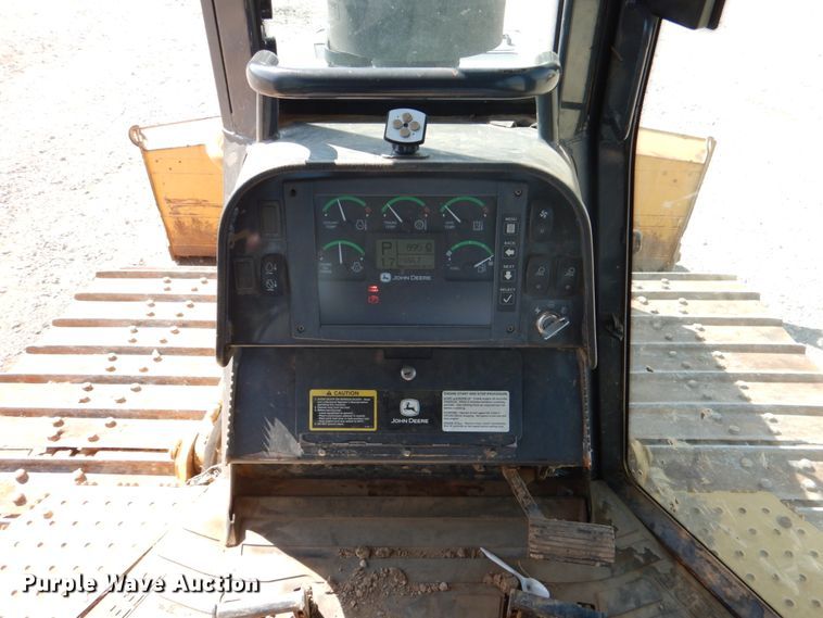 image for item DJ0417 2006 John Deere 750J LGP  dozer