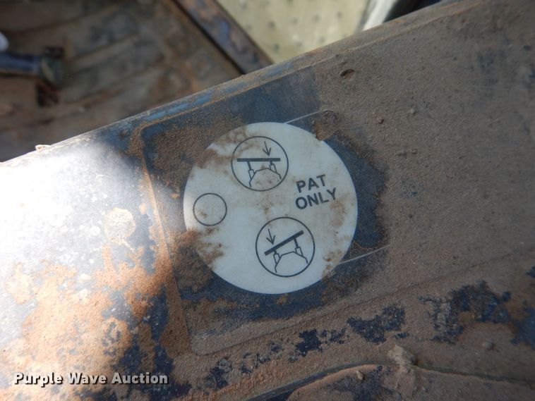 image for item DJ0417 2006 John Deere 750J LGP  dozer