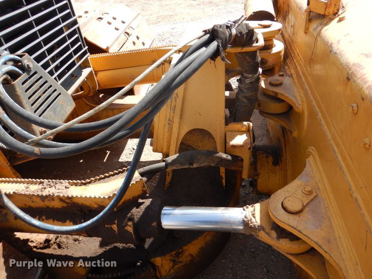 image for item DJ0417 2006 John Deere 750J LGP  dozer