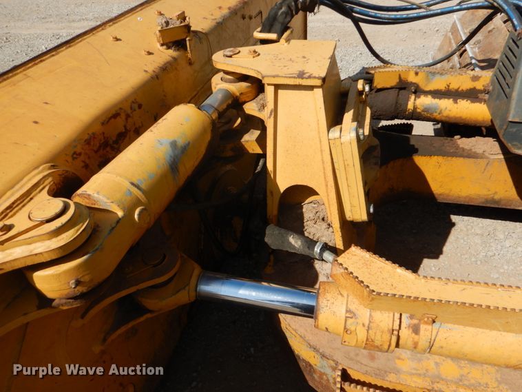 image for item DJ0417 2006 John Deere 750J LGP  dozer