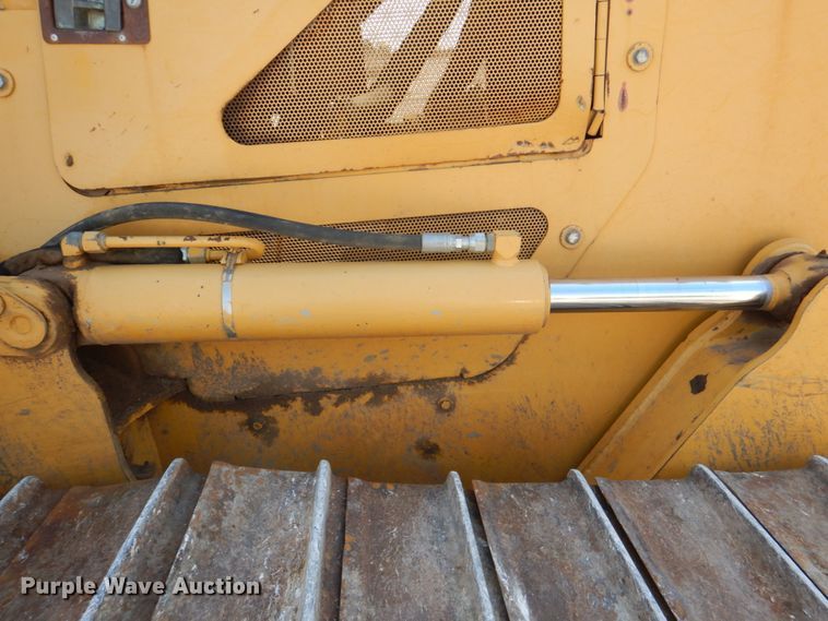 image for item DJ0417 2006 John Deere 750J LGP  dozer