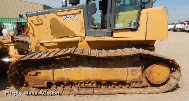 image for item DJ0417 2006 John Deere 750J LGP  dozer