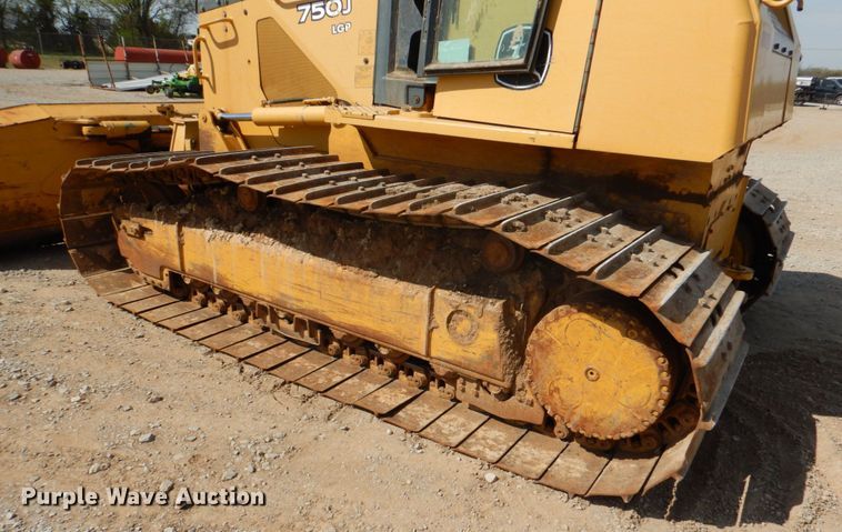 image for item DJ0417 2006 John Deere 750J LGP  dozer