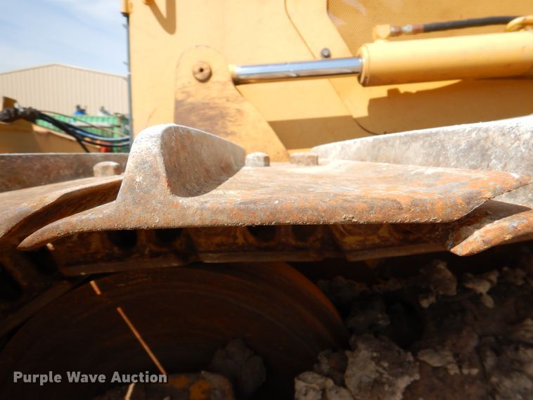 image for item DJ0417 2006 John Deere 750J LGP  dozer