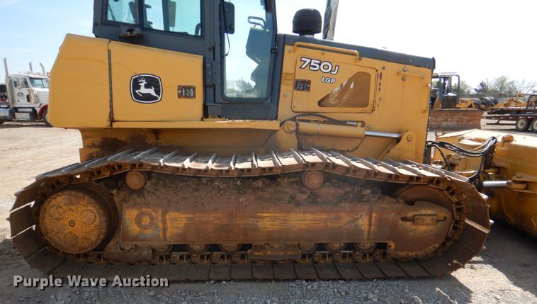 image for item DJ0417 2006 John Deere 750J LGP  dozer