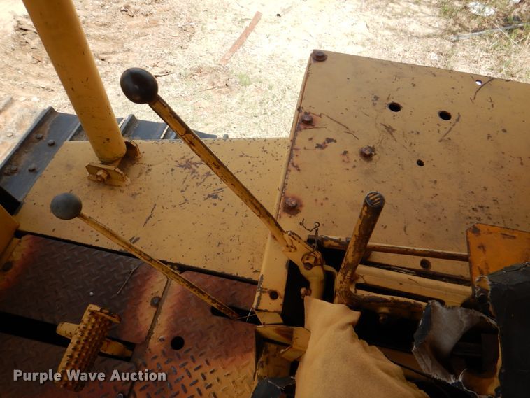 image for item DJ0429 International TD20E  crawler dozer