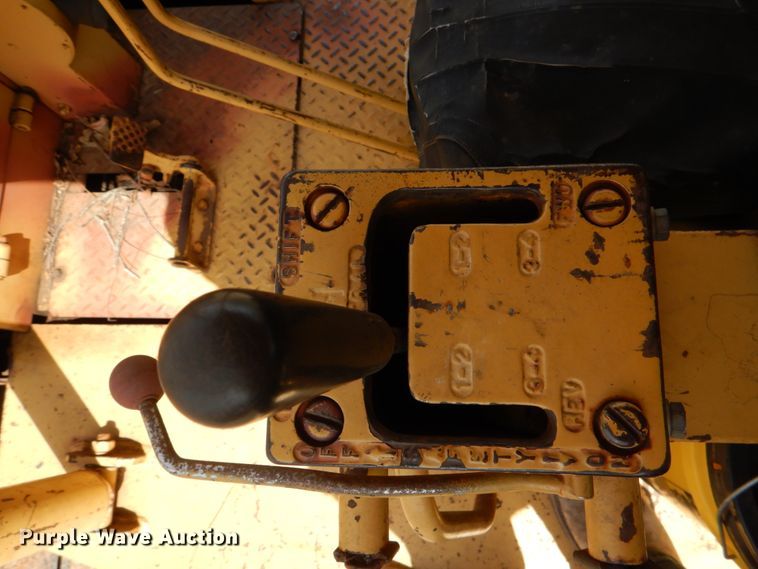 image for item DJ0429 International TD20E  crawler dozer