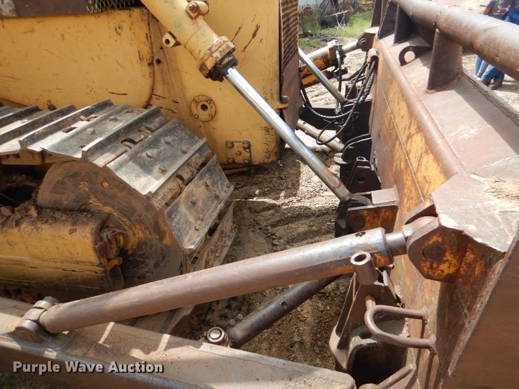 image for item DJ0429 International TD20E  crawler dozer