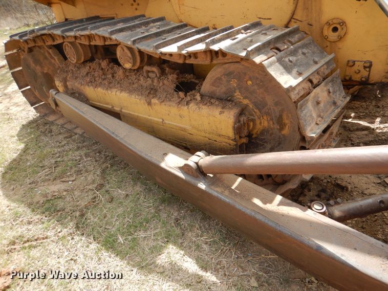 image for item DJ0429 International TD20E  crawler dozer