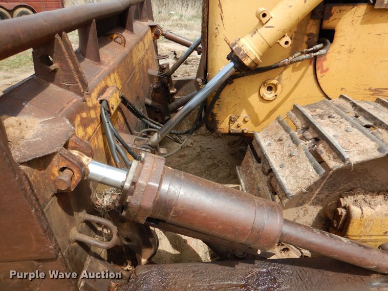 image for item DJ0429 International TD20E  crawler dozer