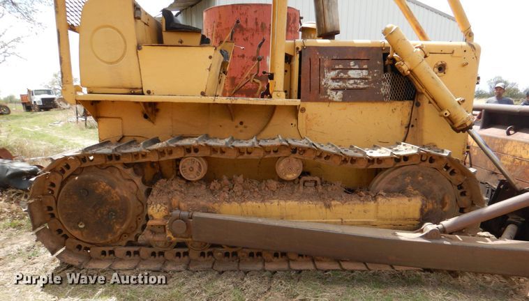 image for item DJ0429 International TD20E  crawler dozer