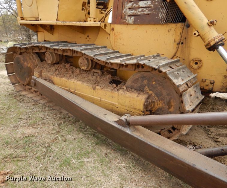 image for item DJ0429 International TD20E  crawler dozer