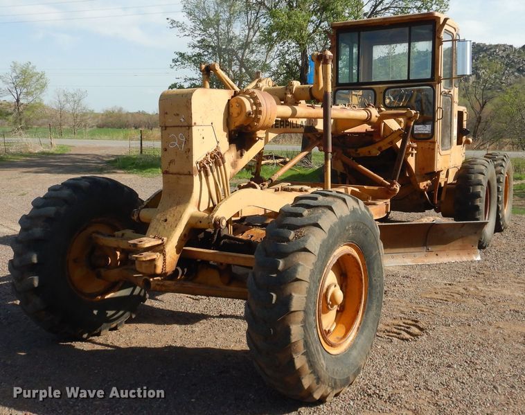 image for item DJ1185 1969 Caterpillar 12F  rigid frame motor grader