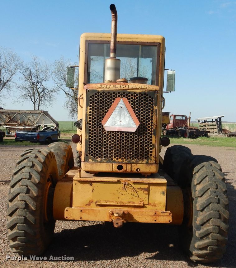 image for item DJ1185 1969 Caterpillar 12F  rigid frame motor grader