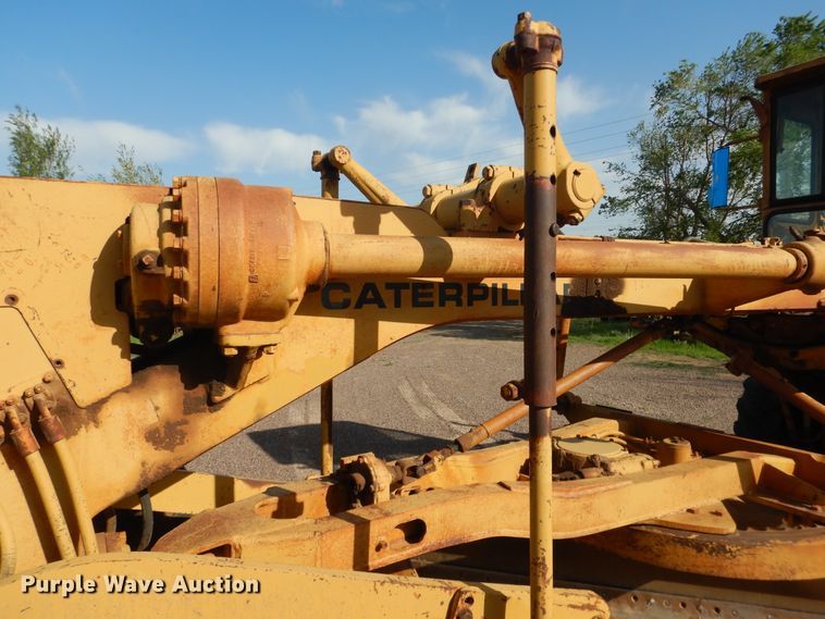 image for item DJ1185 1969 Caterpillar 12F  rigid frame motor grader