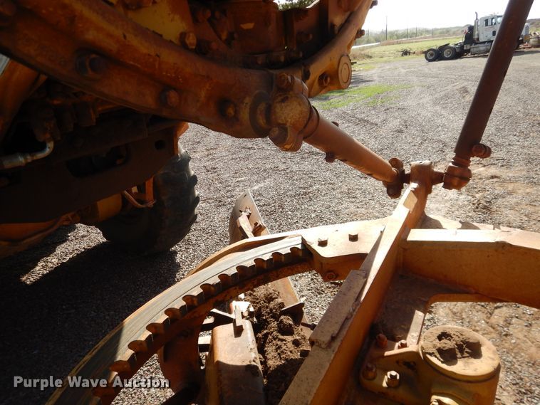 image for item DJ1185 1969 Caterpillar 12F  rigid frame motor grader