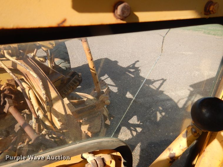 image for item DJ1185 1969 Caterpillar 12F  rigid frame motor grader