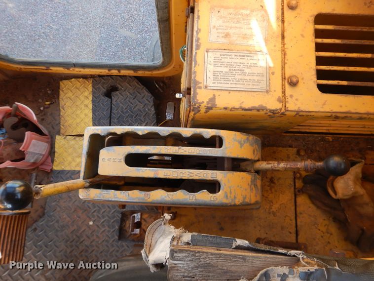 image for item DJ1185 1969 Caterpillar 12F  rigid frame motor grader