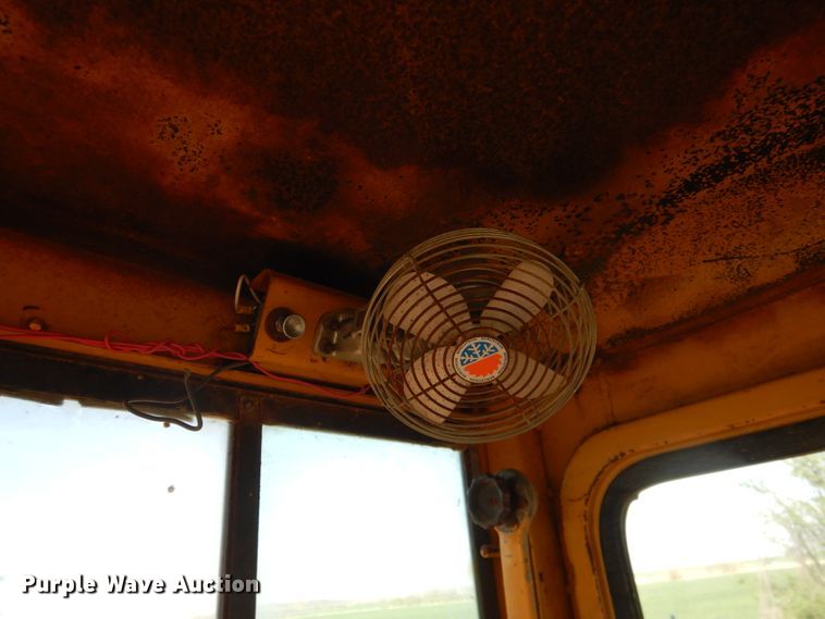 image for item DJ1185 1969 Caterpillar 12F  rigid frame motor grader