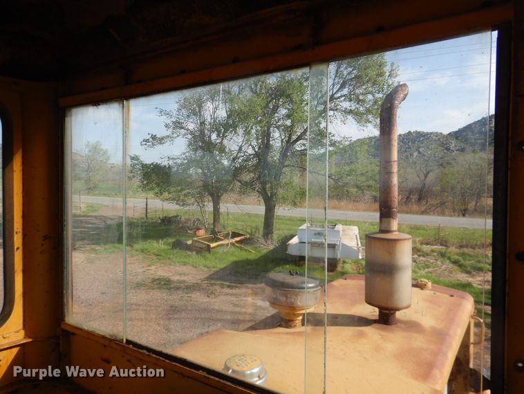 image for item DJ1185 1969 Caterpillar 12F  rigid frame motor grader