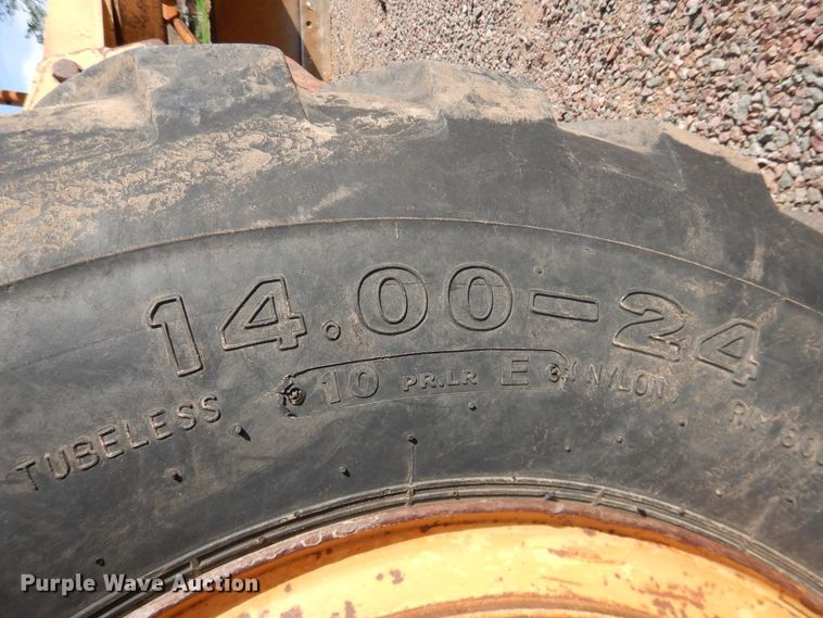 image for item DJ1185 1969 Caterpillar 12F  rigid frame motor grader