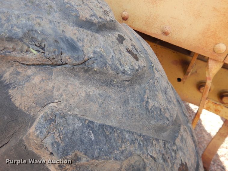 image for item DJ1185 1969 Caterpillar 12F  rigid frame motor grader