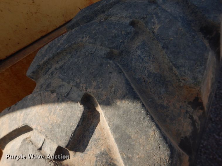 image for item DJ1185 1969 Caterpillar 12F  rigid frame motor grader