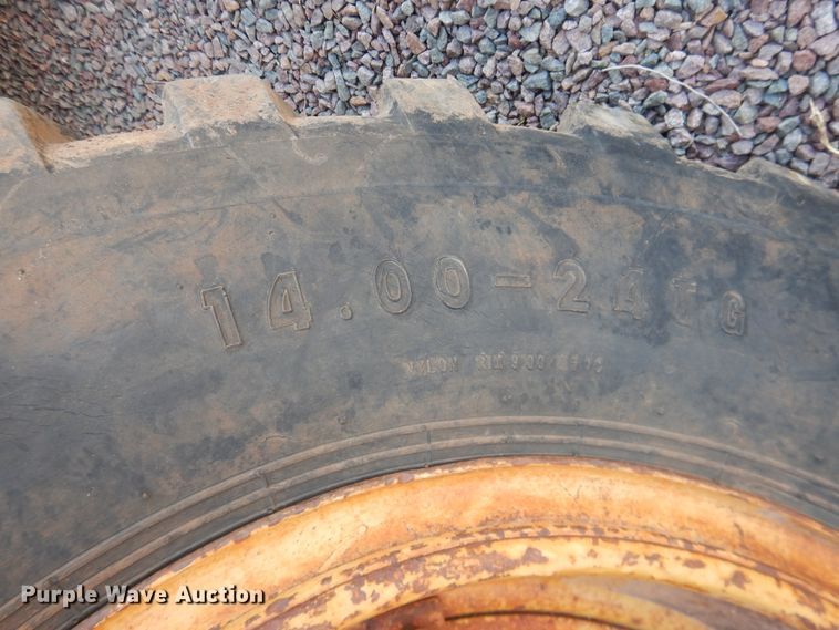 image for item DJ1185 1969 Caterpillar 12F  rigid frame motor grader