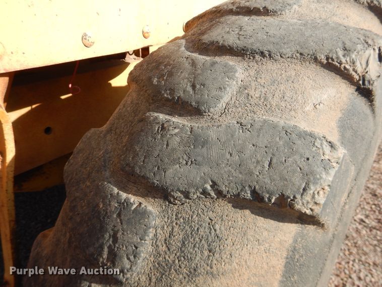 image for item DJ1185 1969 Caterpillar 12F  rigid frame motor grader