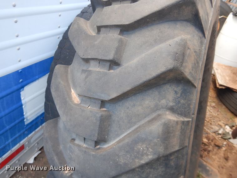 image for item DJ1185 1969 Caterpillar 12F  rigid frame motor grader