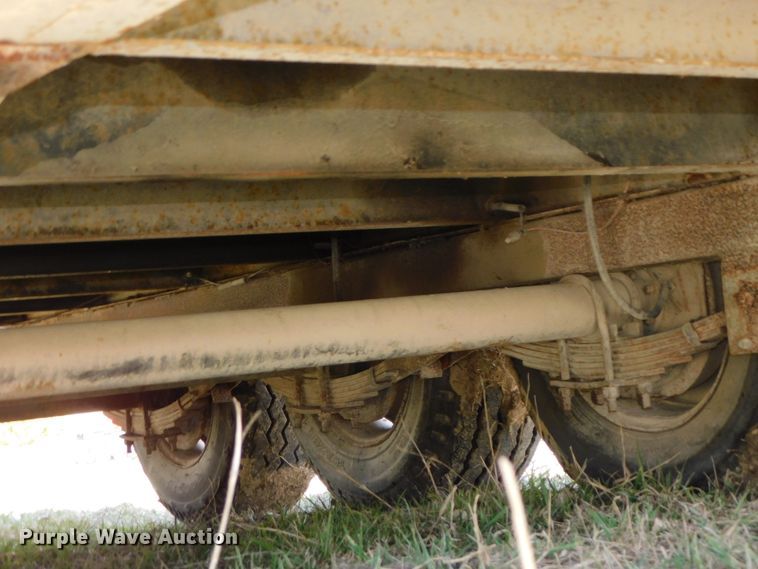 image for item DJ5991 1974 Dakota Trail-eze 2341HW tilt deck equipment trailer