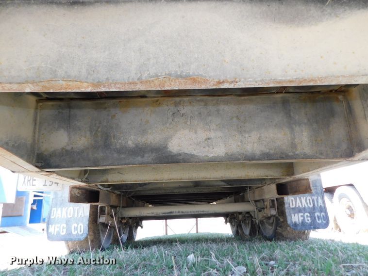 image for item DJ5991 1974 Dakota Trail-eze 2341HW tilt deck equipment trailer