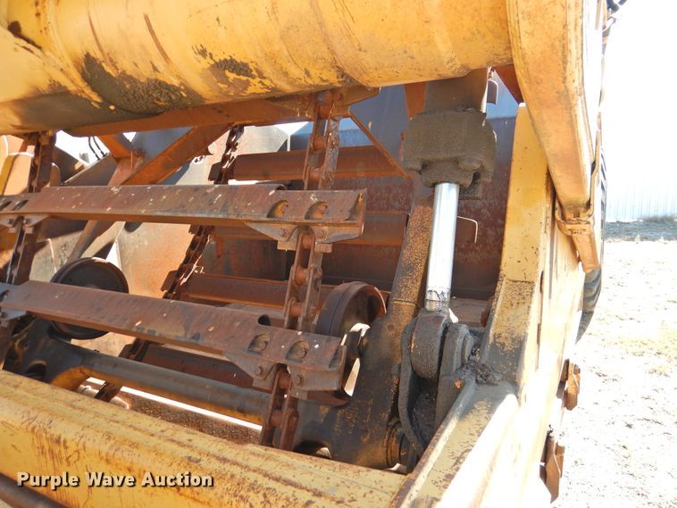 image for item DJ8364 1991 Caterpillar 615C  elevating scraper