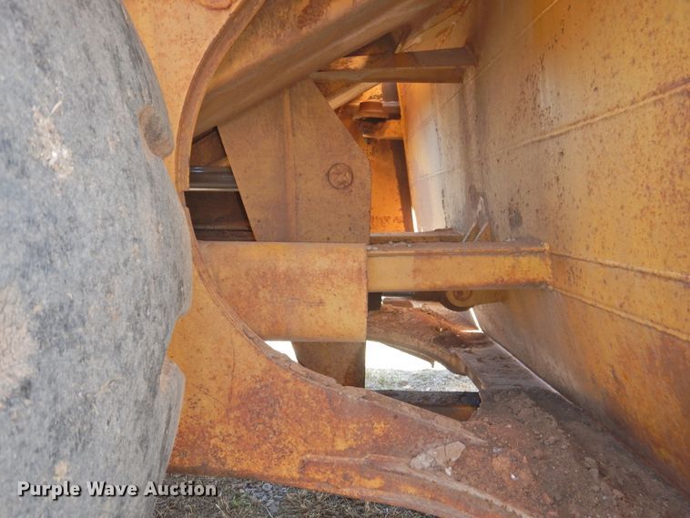 image for item DJ8364 1991 Caterpillar 615C  elevating scraper