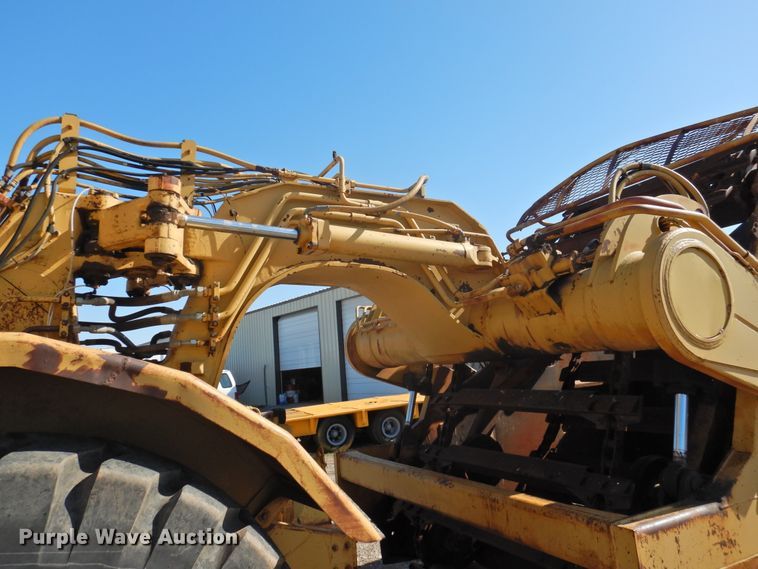 image for item DJ8364 1991 Caterpillar 615C  elevating scraper