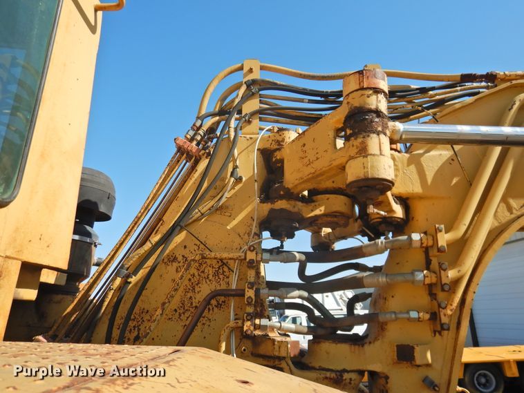 image for item DJ8364 1991 Caterpillar 615C  elevating scraper