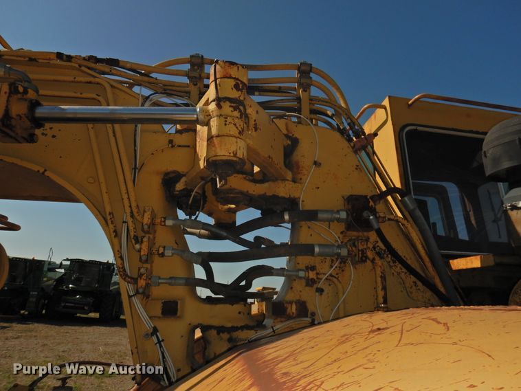 image for item DJ8364 1991 Caterpillar 615C  elevating scraper