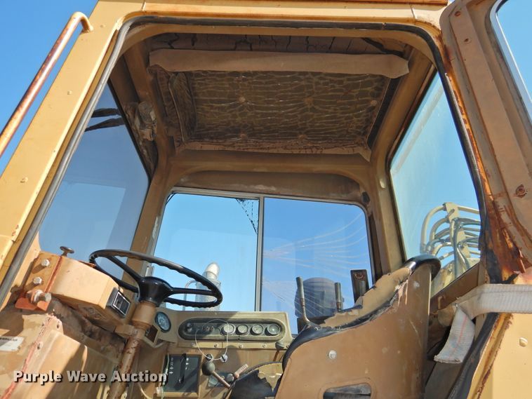 image for item DJ8364 1991 Caterpillar 615C  elevating scraper