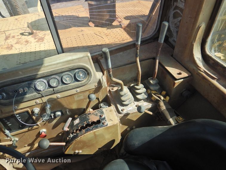 image for item DJ8364 1991 Caterpillar 615C  elevating scraper