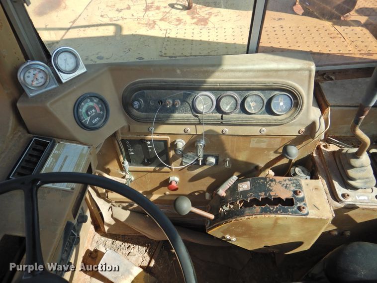 image for item DJ8364 1991 Caterpillar 615C  elevating scraper