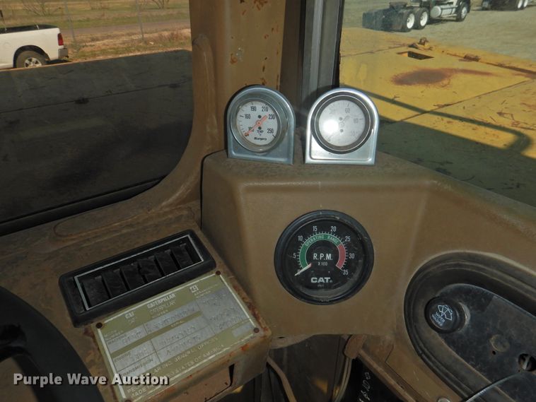 image for item DJ8364 1991 Caterpillar 615C  elevating scraper