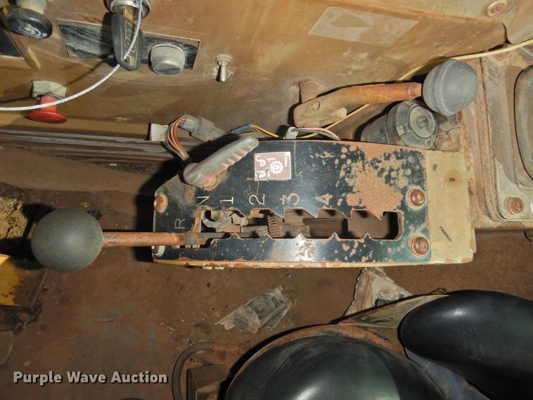 image for item DJ8364 1991 Caterpillar 615C  elevating scraper