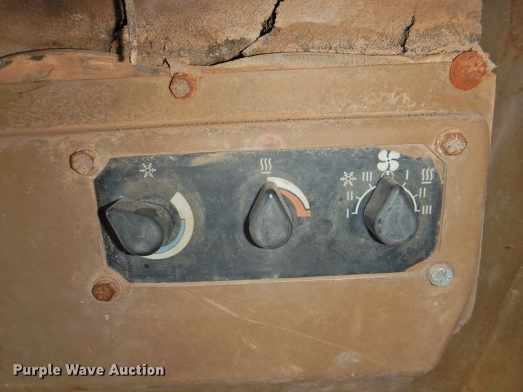 image for item DJ8364 1991 Caterpillar 615C  elevating scraper