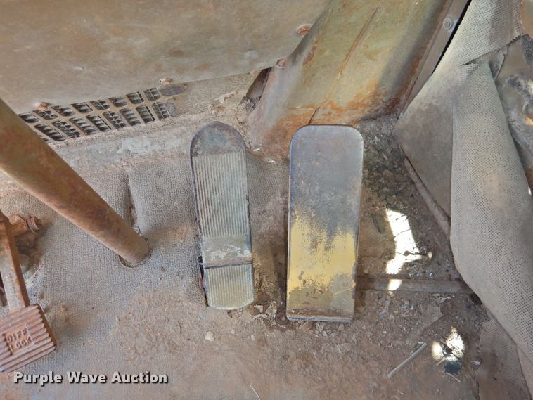 image for item DJ8364 1991 Caterpillar 615C  elevating scraper